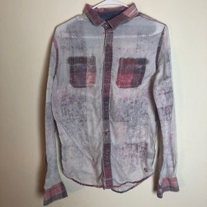 Bleached distressed flannel. M. Pink. White.